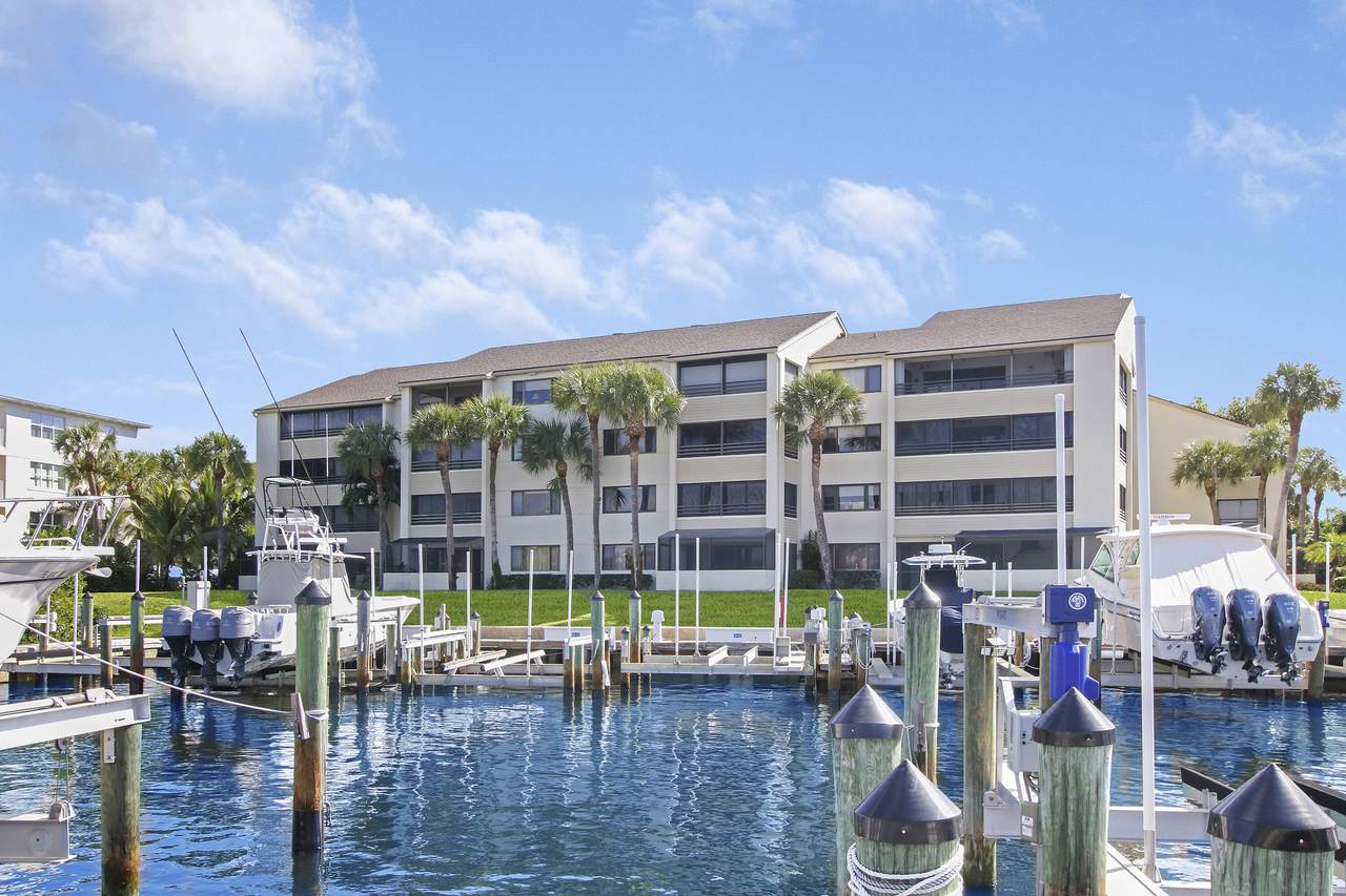 522 Oak Harbour Drive - Photo 1