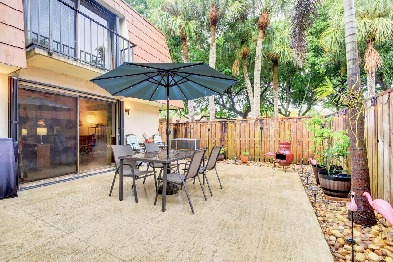 201 Live Oak Lane - Photo 1