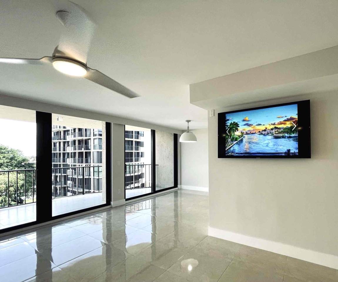 859 Jeffery Street - Photo 1