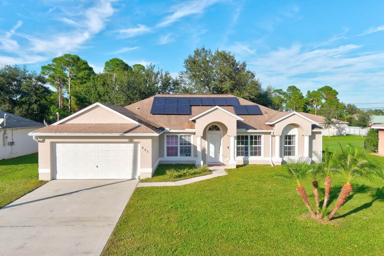 985 Eureka Avenue - Photo 1