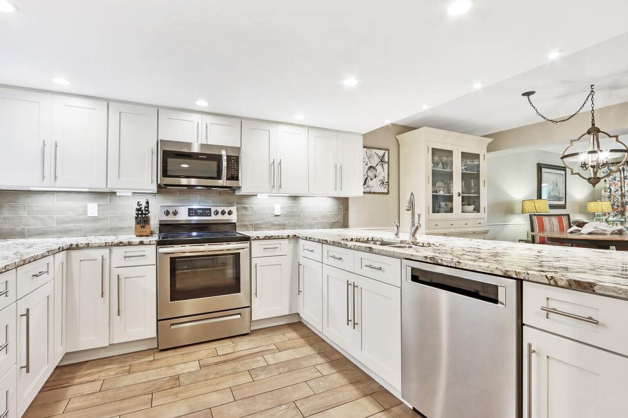 334 Oak Harbour Drive - Photo 1