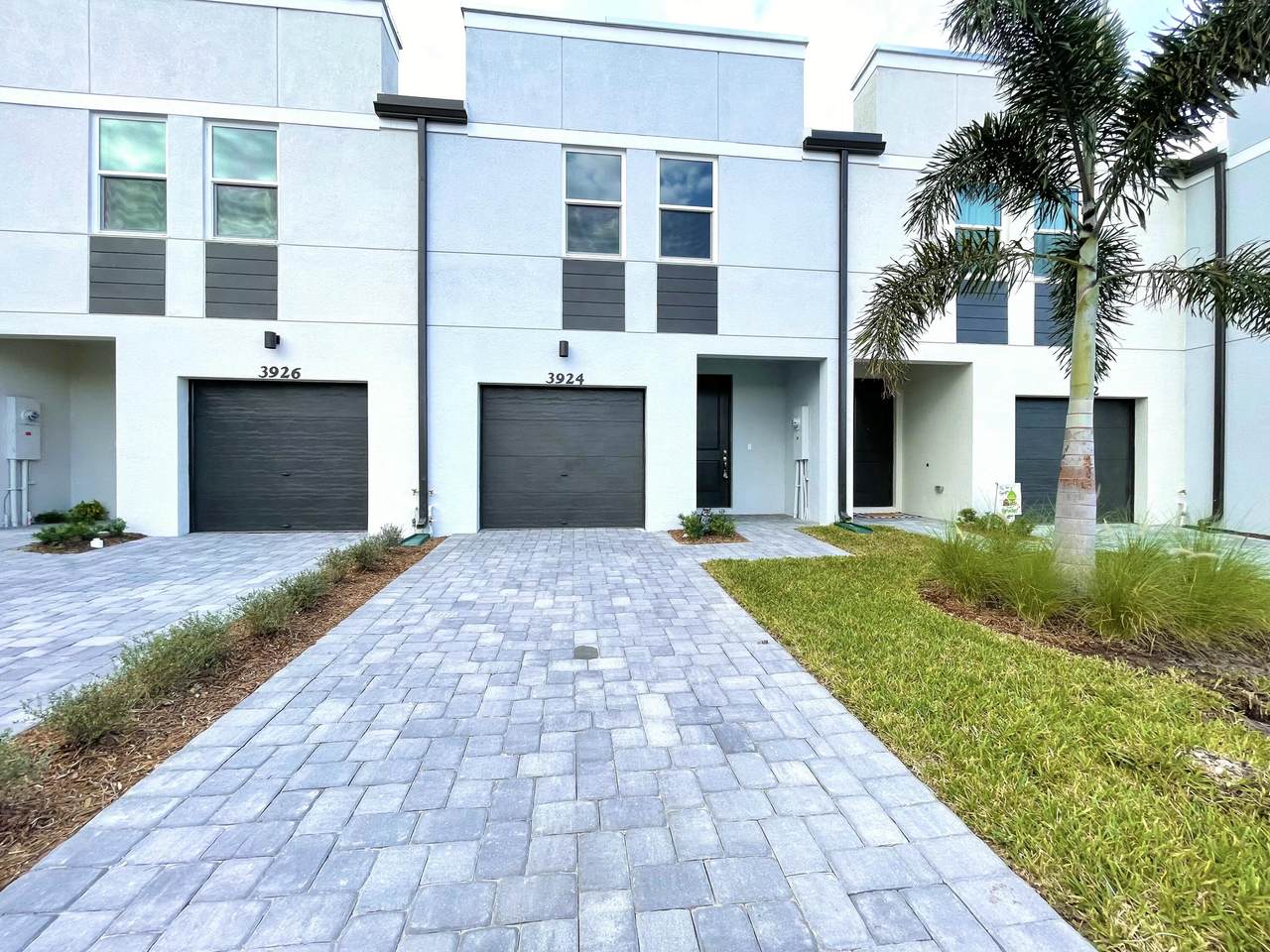 3924 Caladium Ct - Photo 1