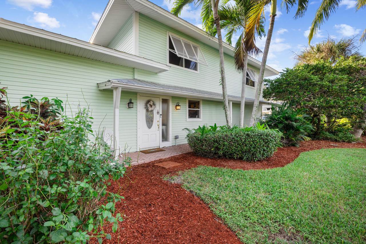 9720 Gomez Avenue - Photo 1