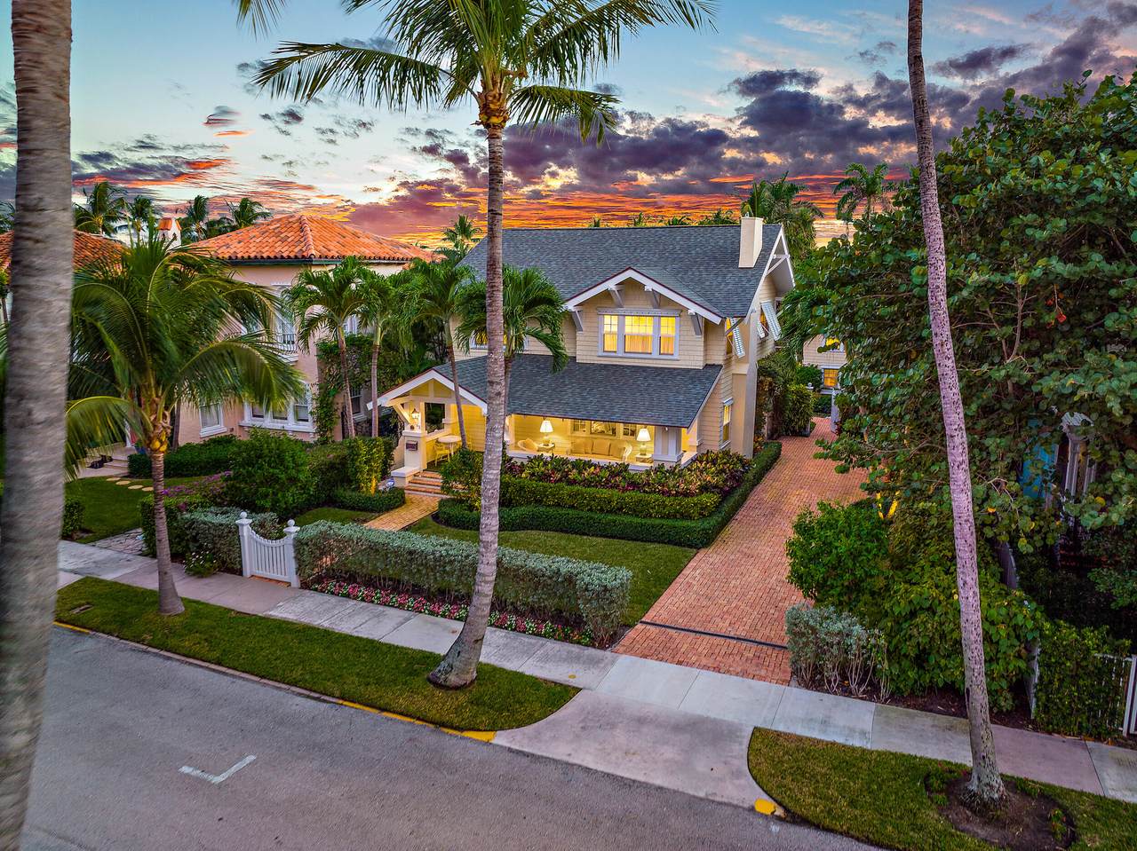 142 Seabreeze Avenue - Photo 1