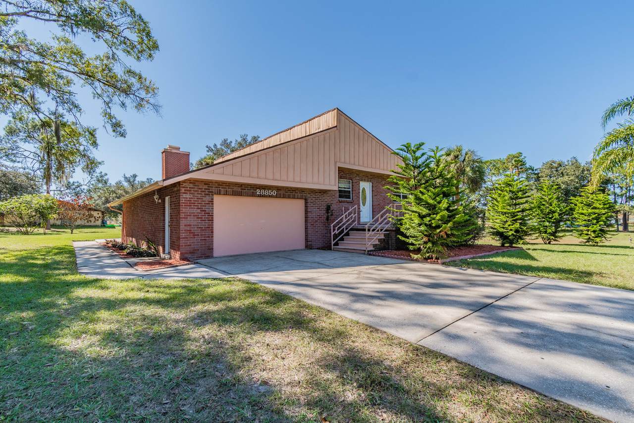 28850 Lindenhurst Drive - Photo 1