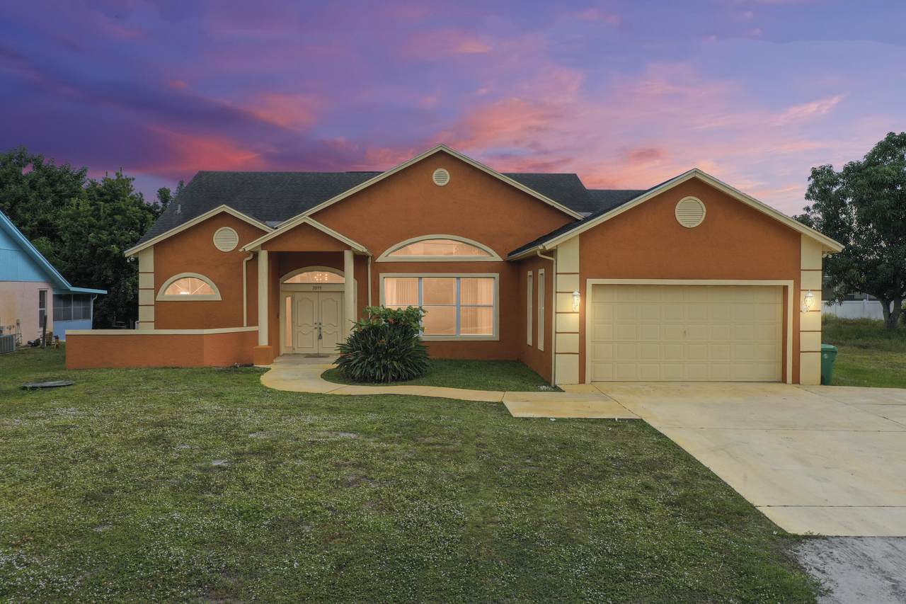 2099 Floresta Drive - Photo 1