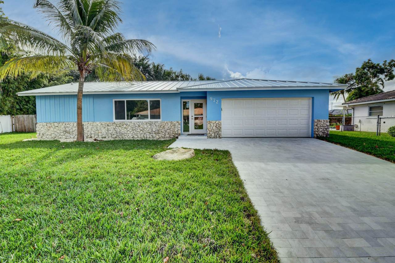 972 9th Street - Photo 1