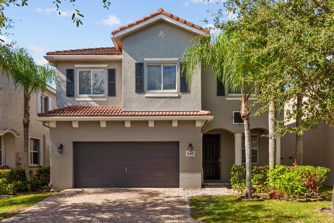 1265 Rosegate Boulevard - Photo 1