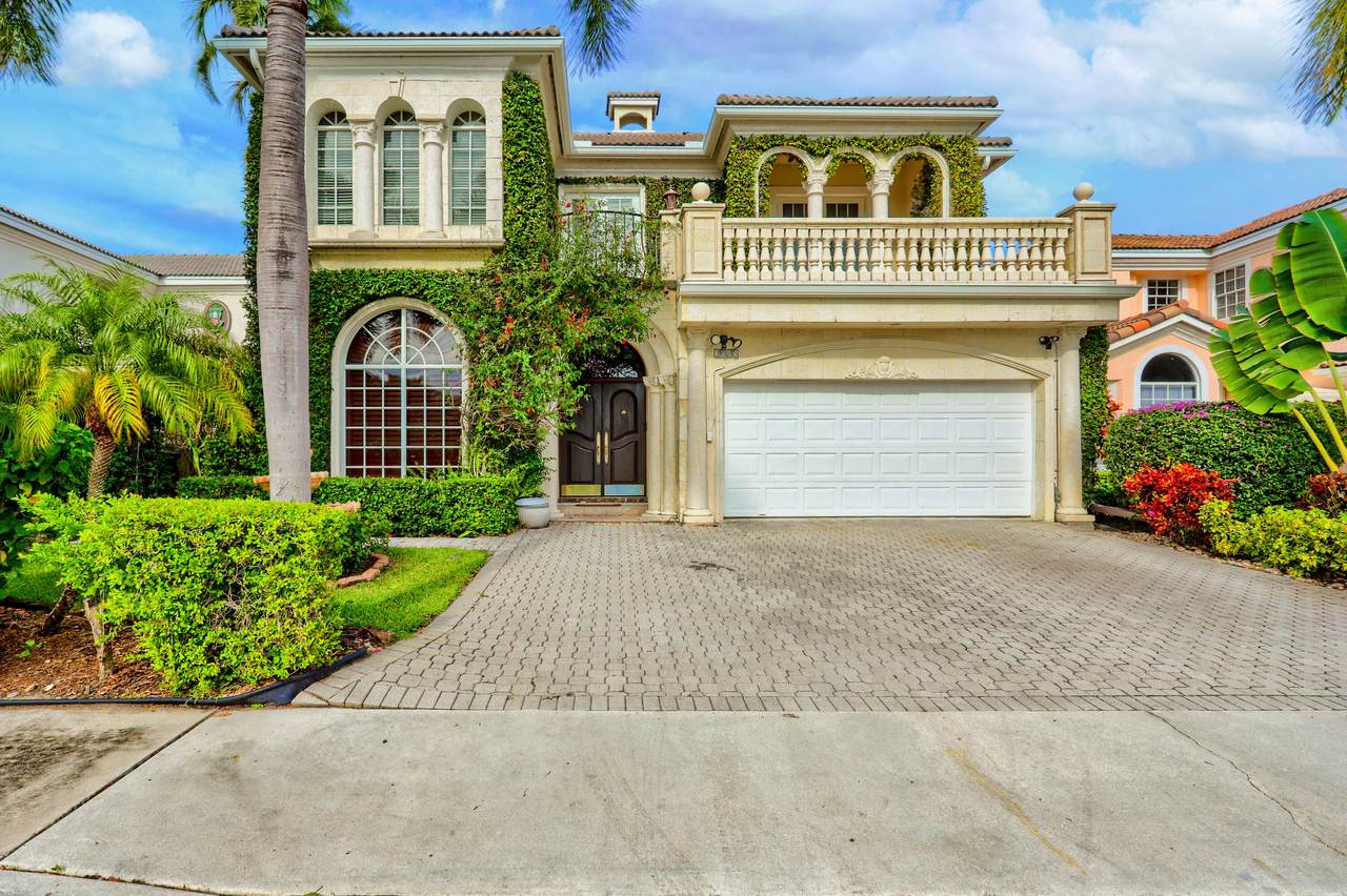 2085 Regents Boulevard - Photo 1