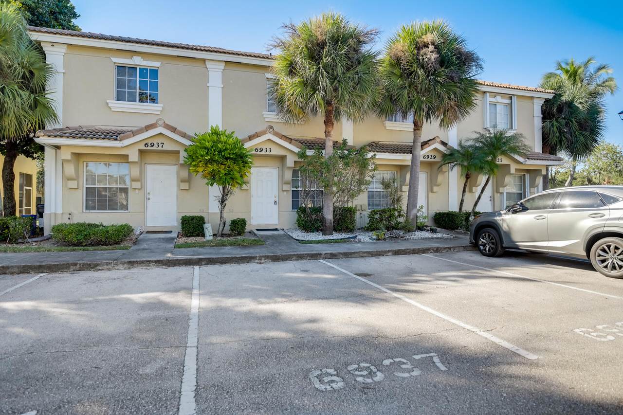 6933 Stoney Creek Circle - Photo 1