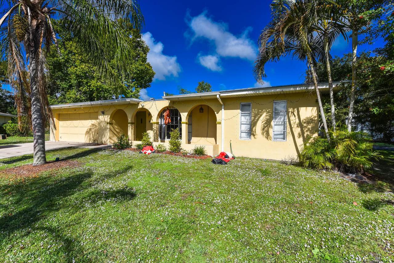189 Ivanhoe Court - Photo 1