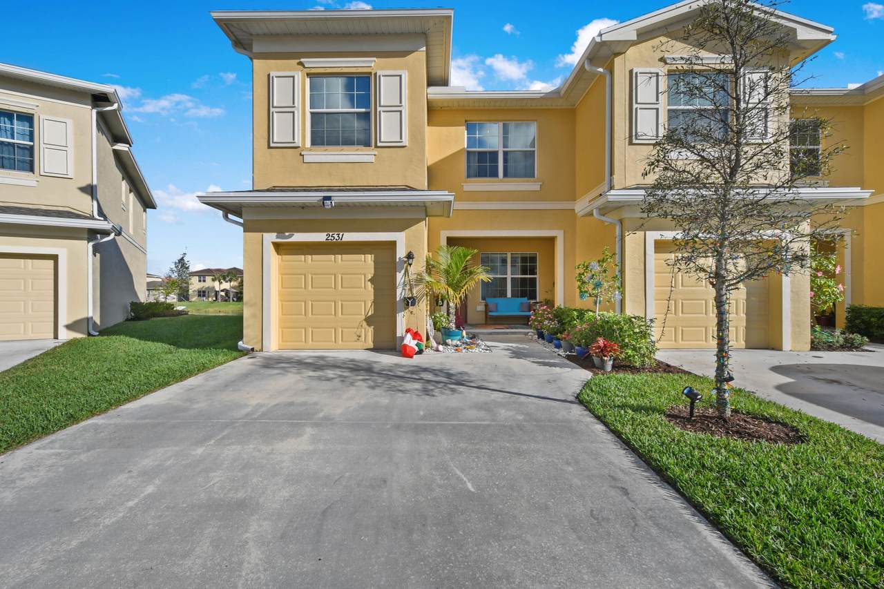 2531 Treviso Circle - Photo 1