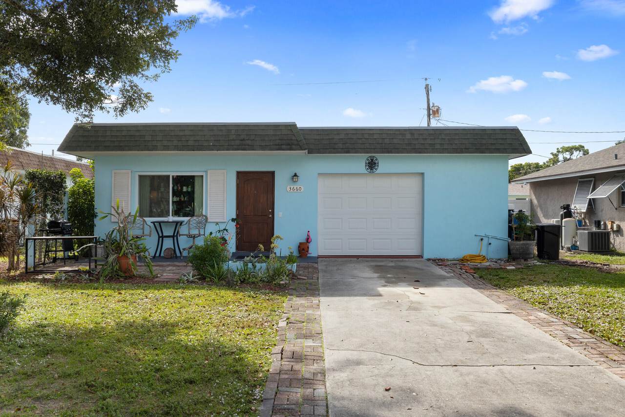 3660 Quentin Avenue - Photo 1