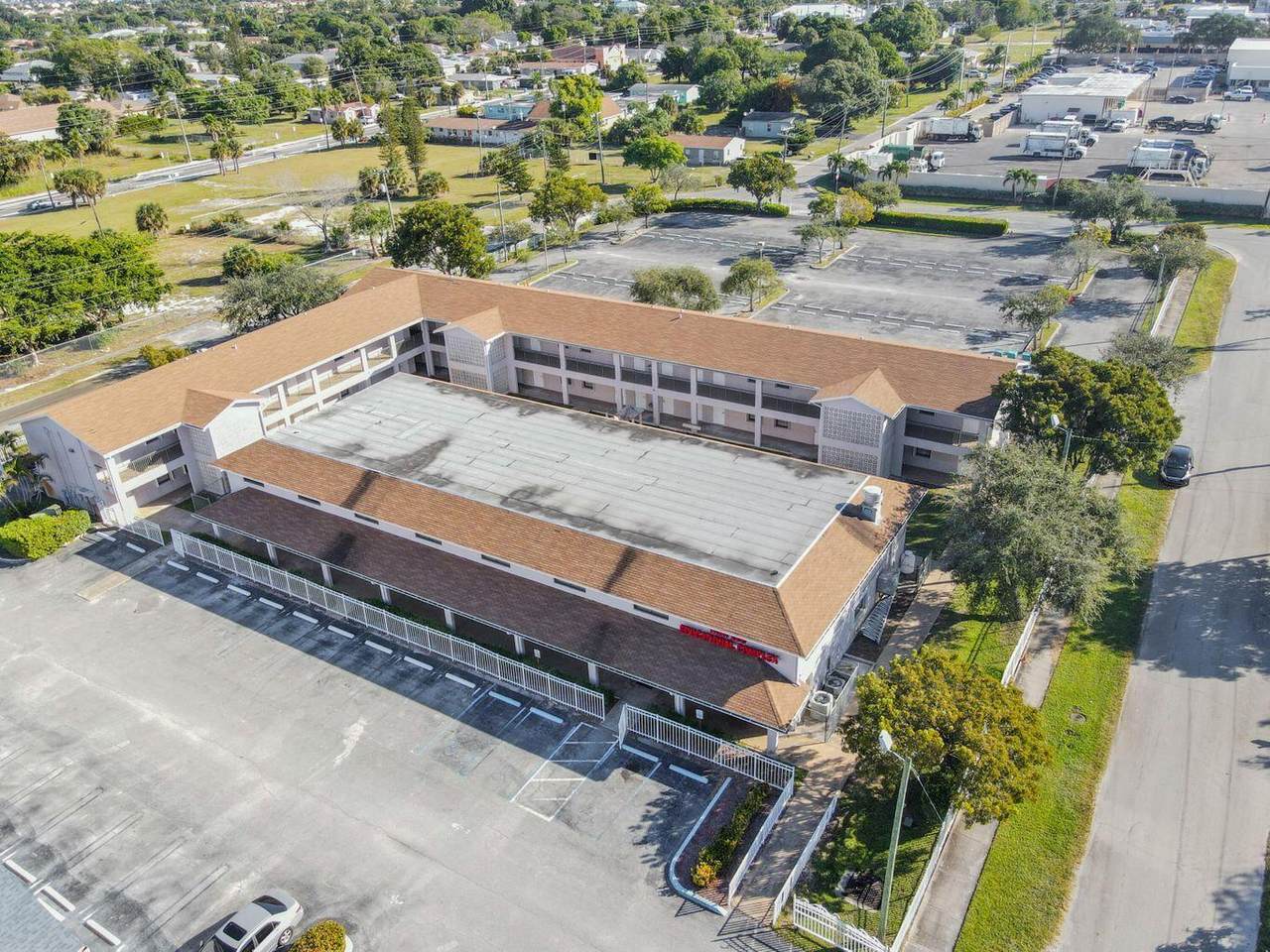 900 Seacrest Boulevard - Photo 1