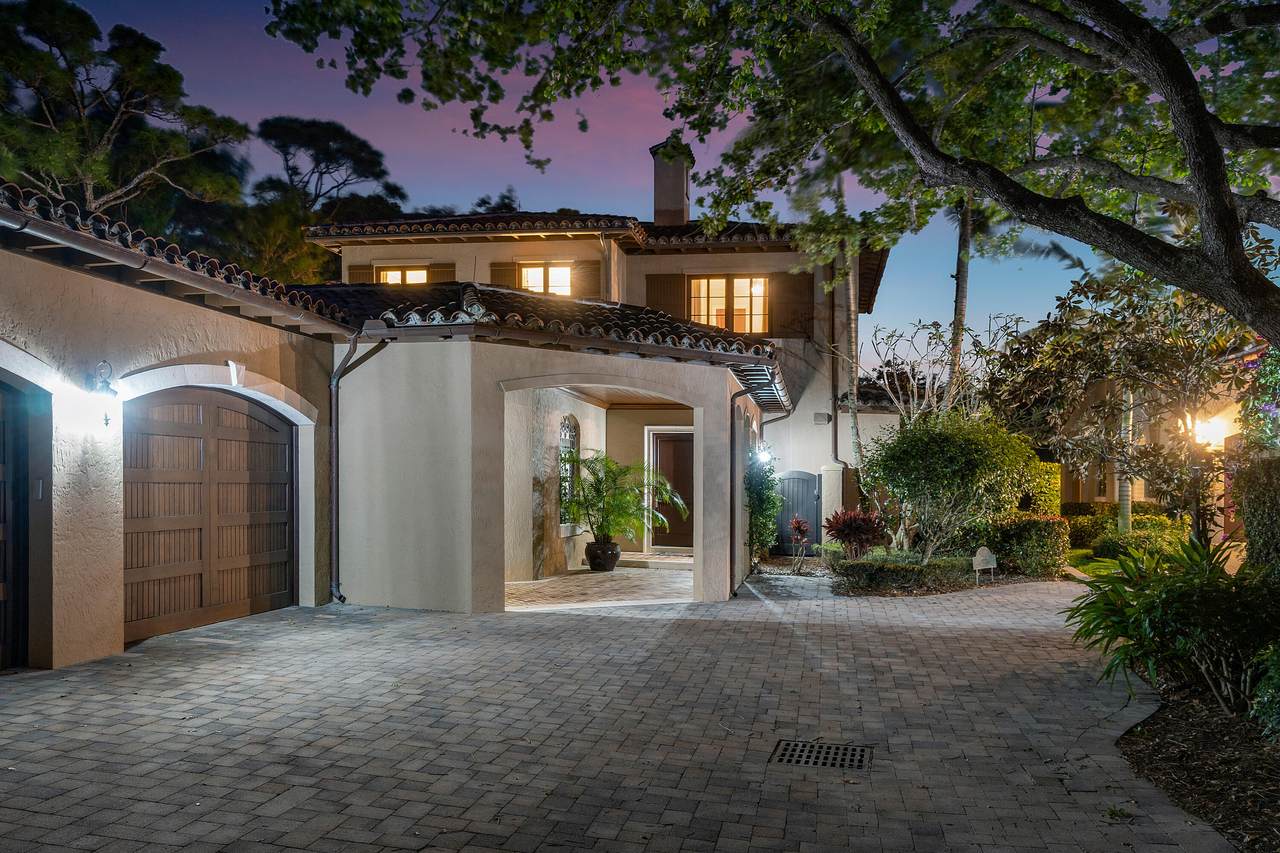 312 Villa Drive - Photo 1