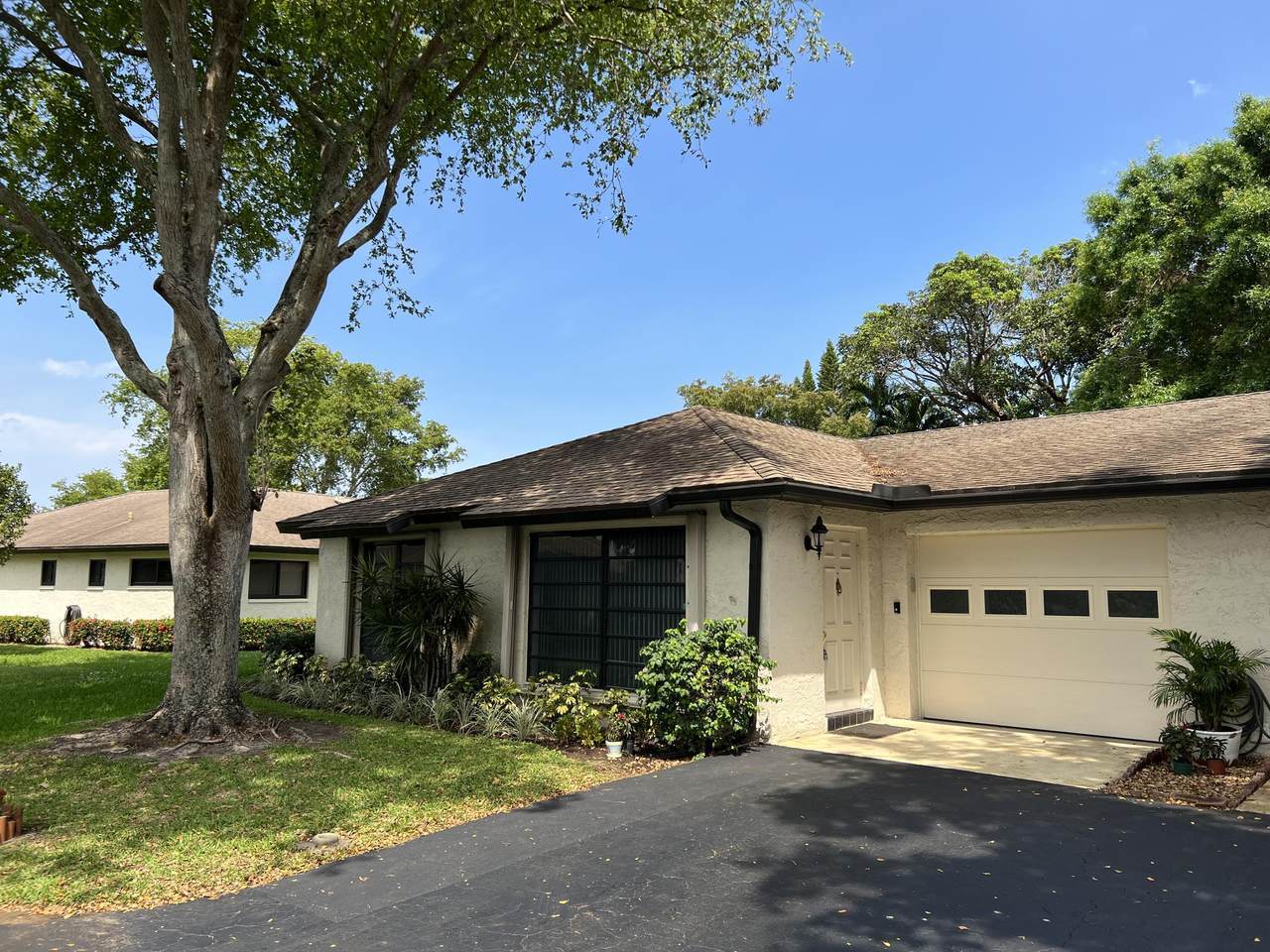 4684 Robinwood Circle - Photo 1