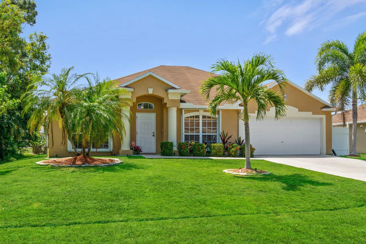 4511 Glazbrook Street - Photo 1