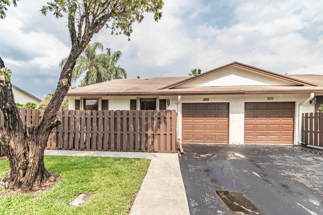 355 27th Terrace - Photo 1