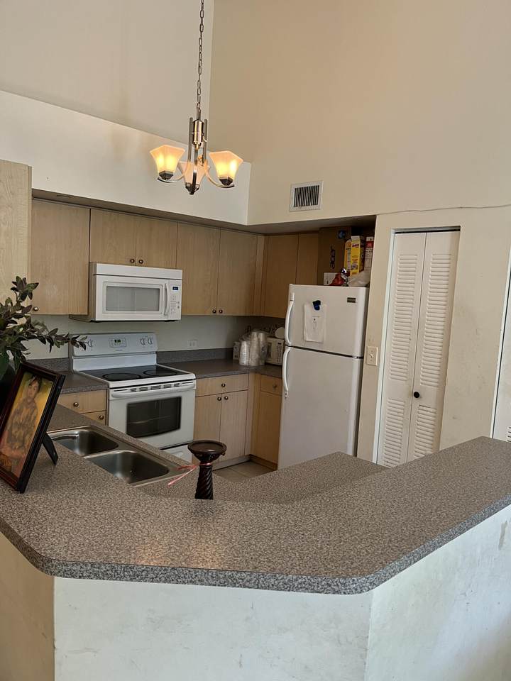 1122 Villa Lane - Photo 1