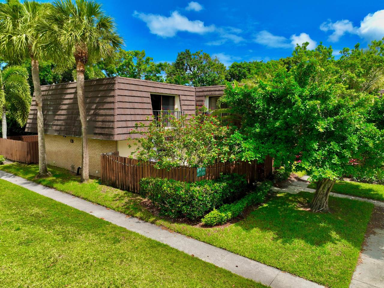 8017 80th Way - Photo 1