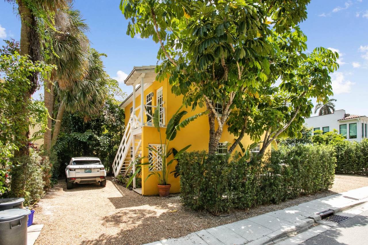 216 Oleander Avenue - Photo 1