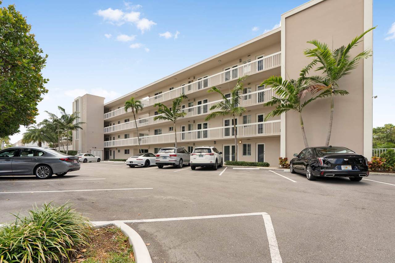 300 Royal Palm Road - Photo 1