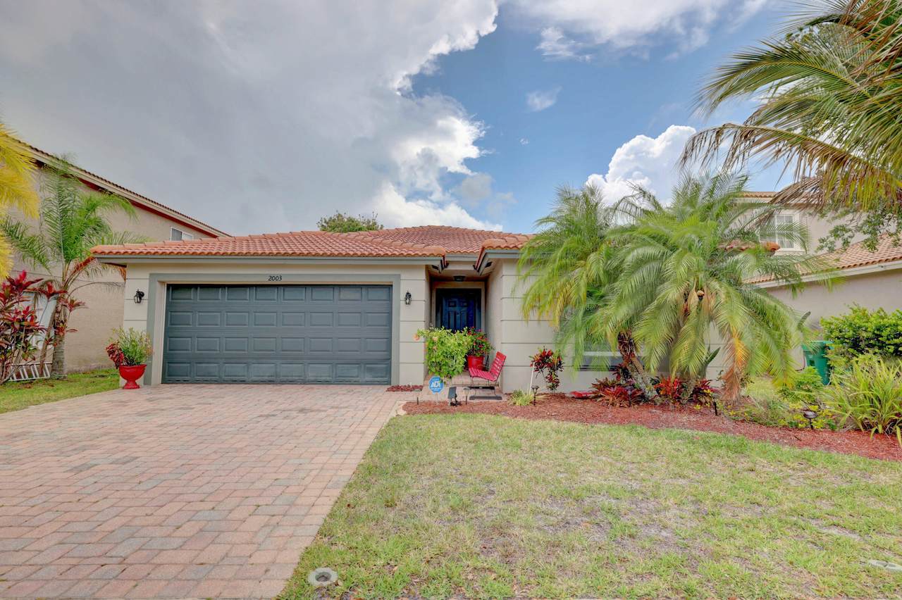 2003 Newport Isles Boulevard - Photo 1