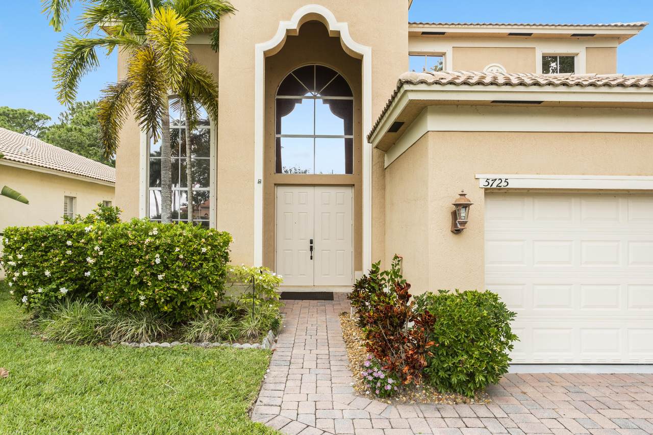 5725 Spanish River Road - Photo 1