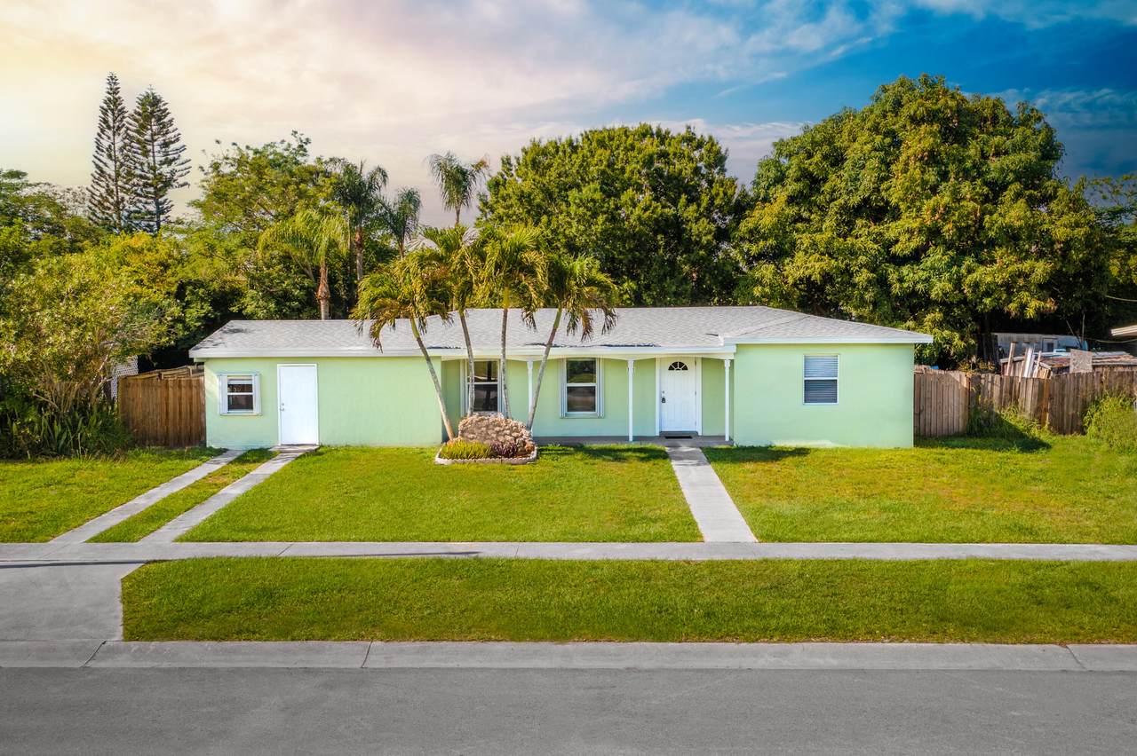 131 Castana Court - Photo 1