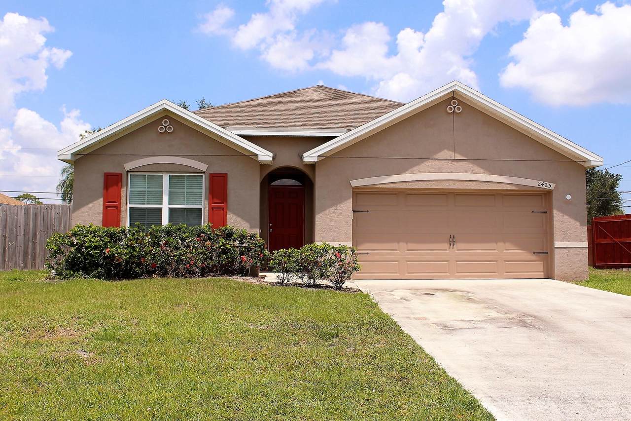2425 Falcon Circle - Photo 1