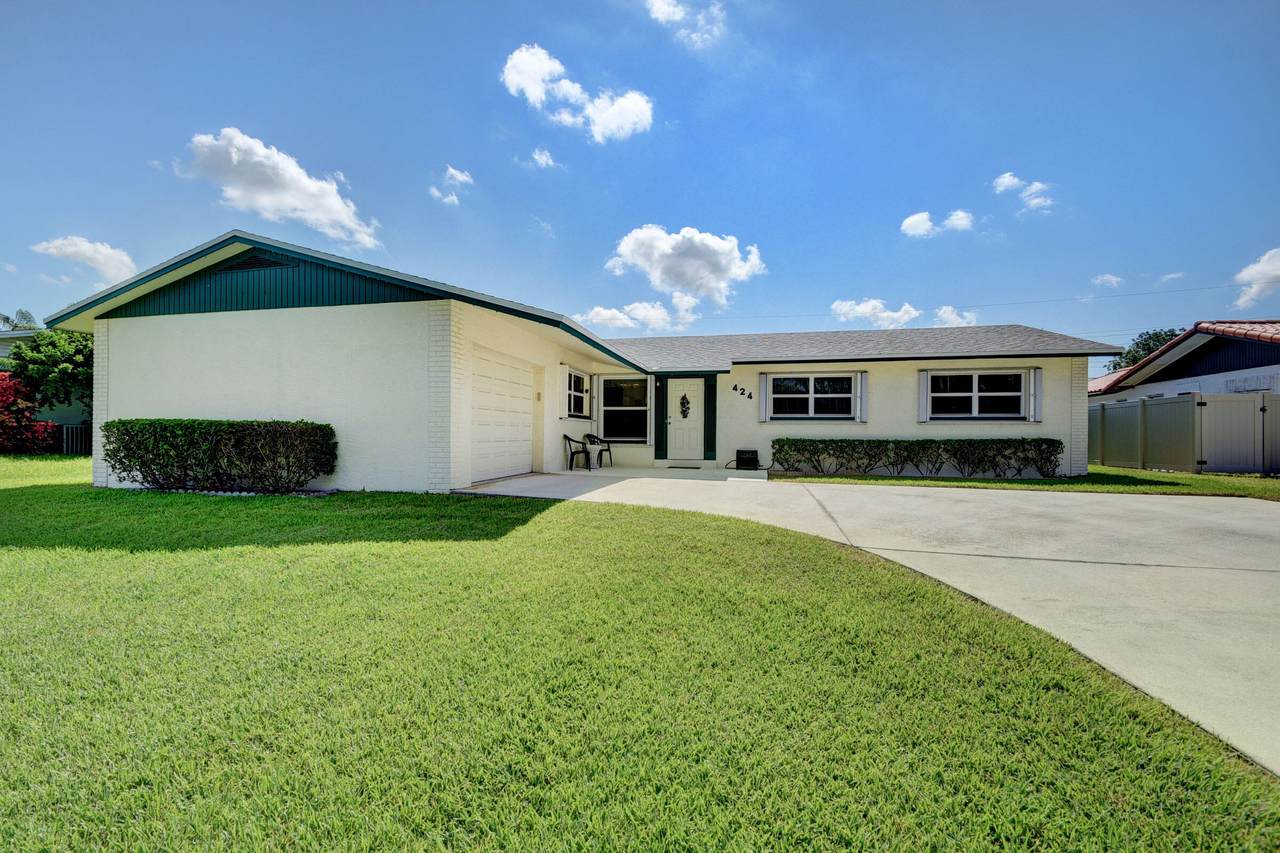 424 San Mateo Drive - Photo 1