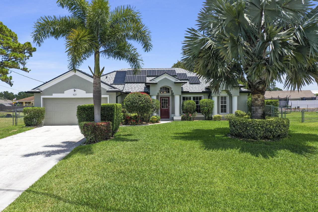 621 Hillsboro Circle - Photo 1