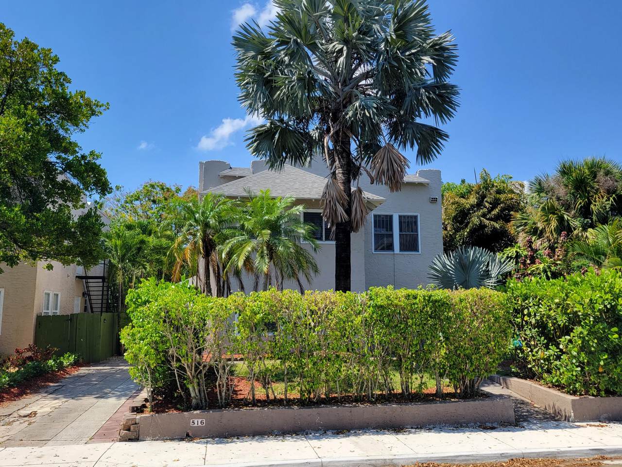 516 Park Place - Photo 1