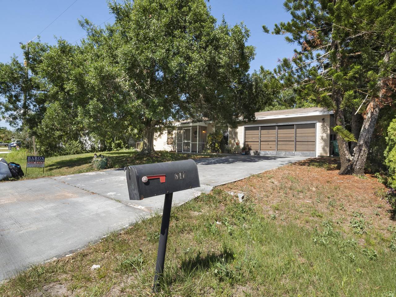 547 Macedo Boulevard - Photo 1