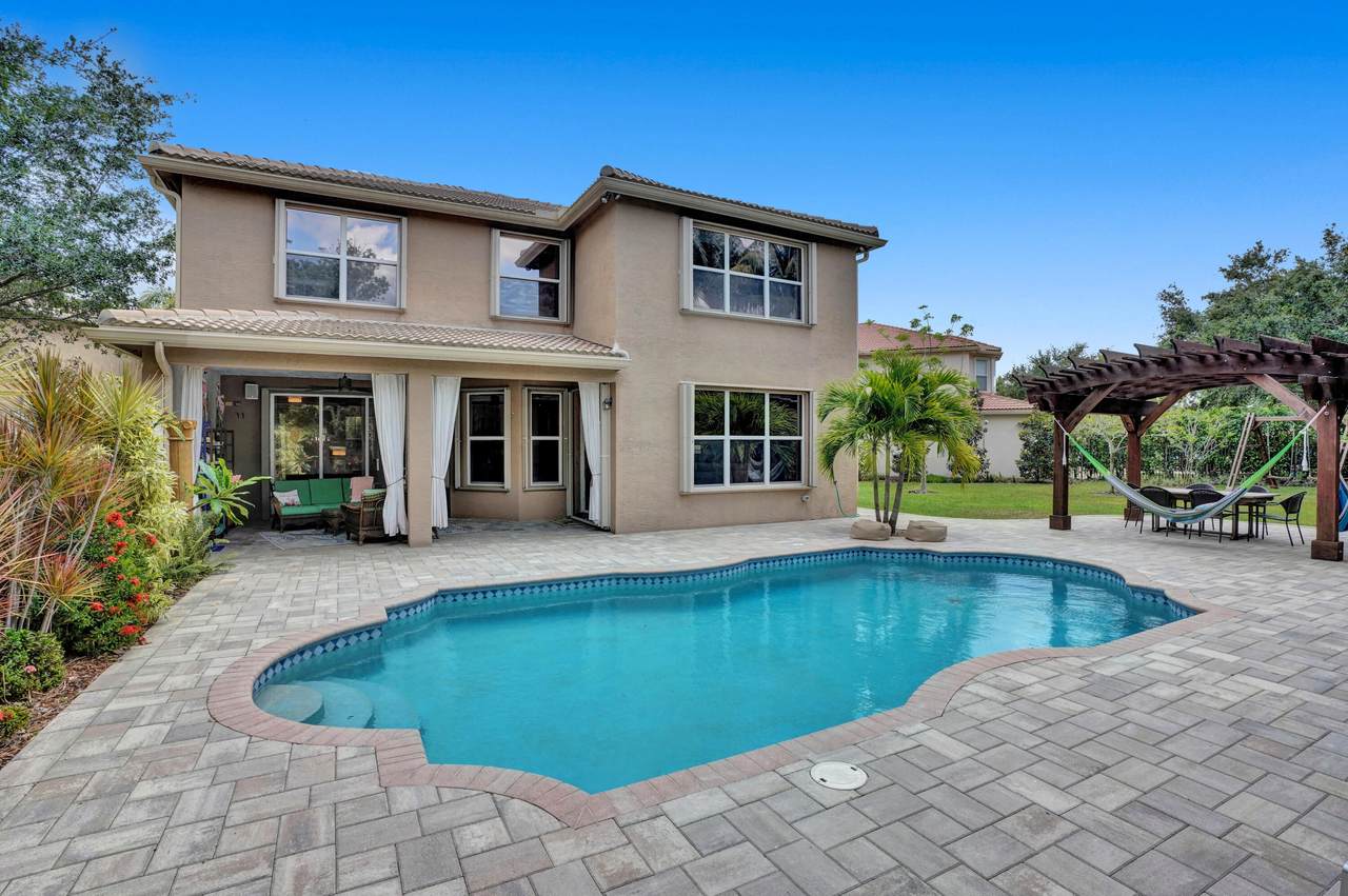 7859 Emerald Winds Circle - Photo 1