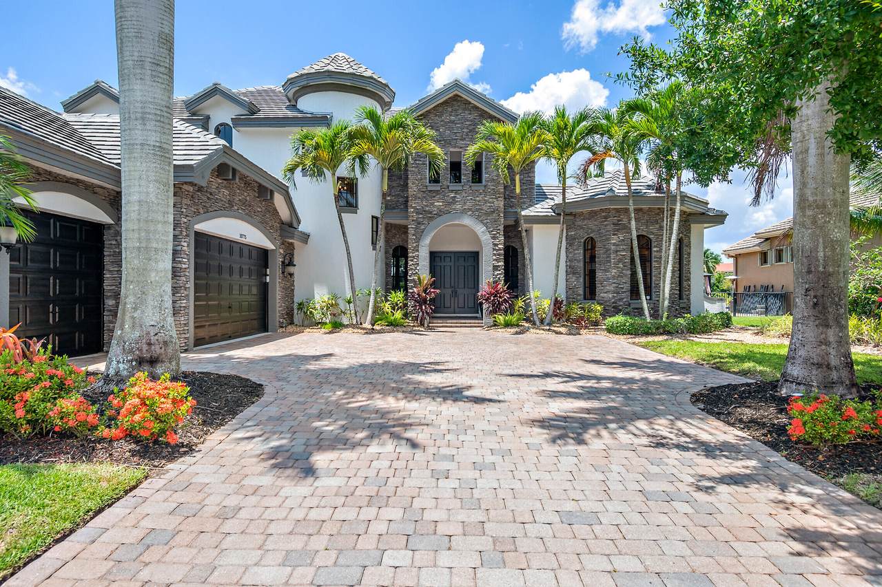 10775 Versailles Boulevard - Photo 1