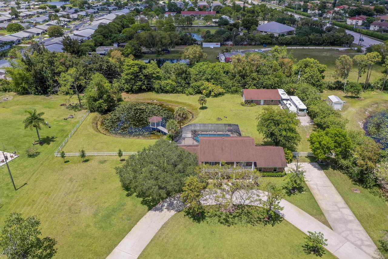 5065 Horseshoe Circle - Photo 1
