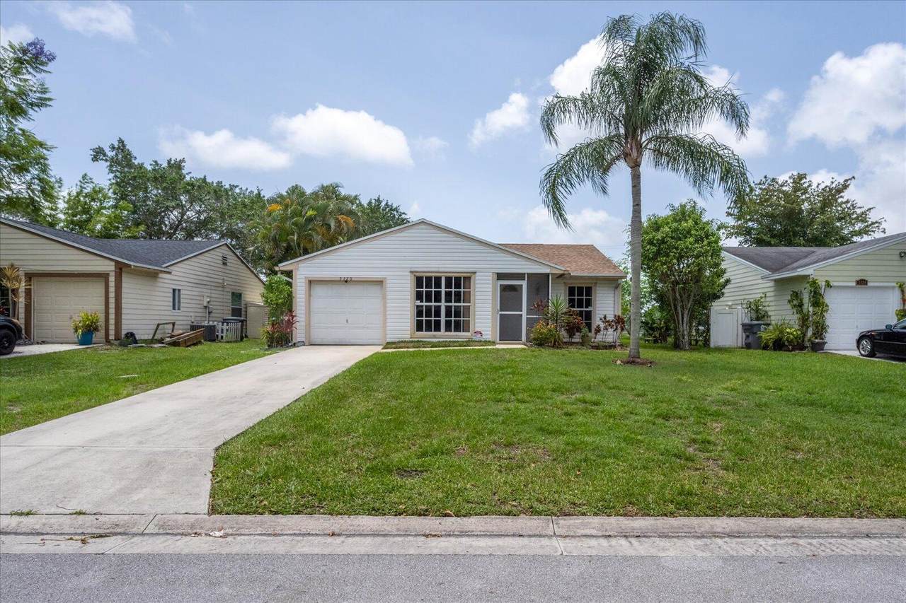 5320 Courtney Circle - Photo 1
