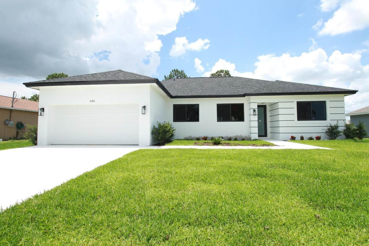 686 Empire Street - Photo 1