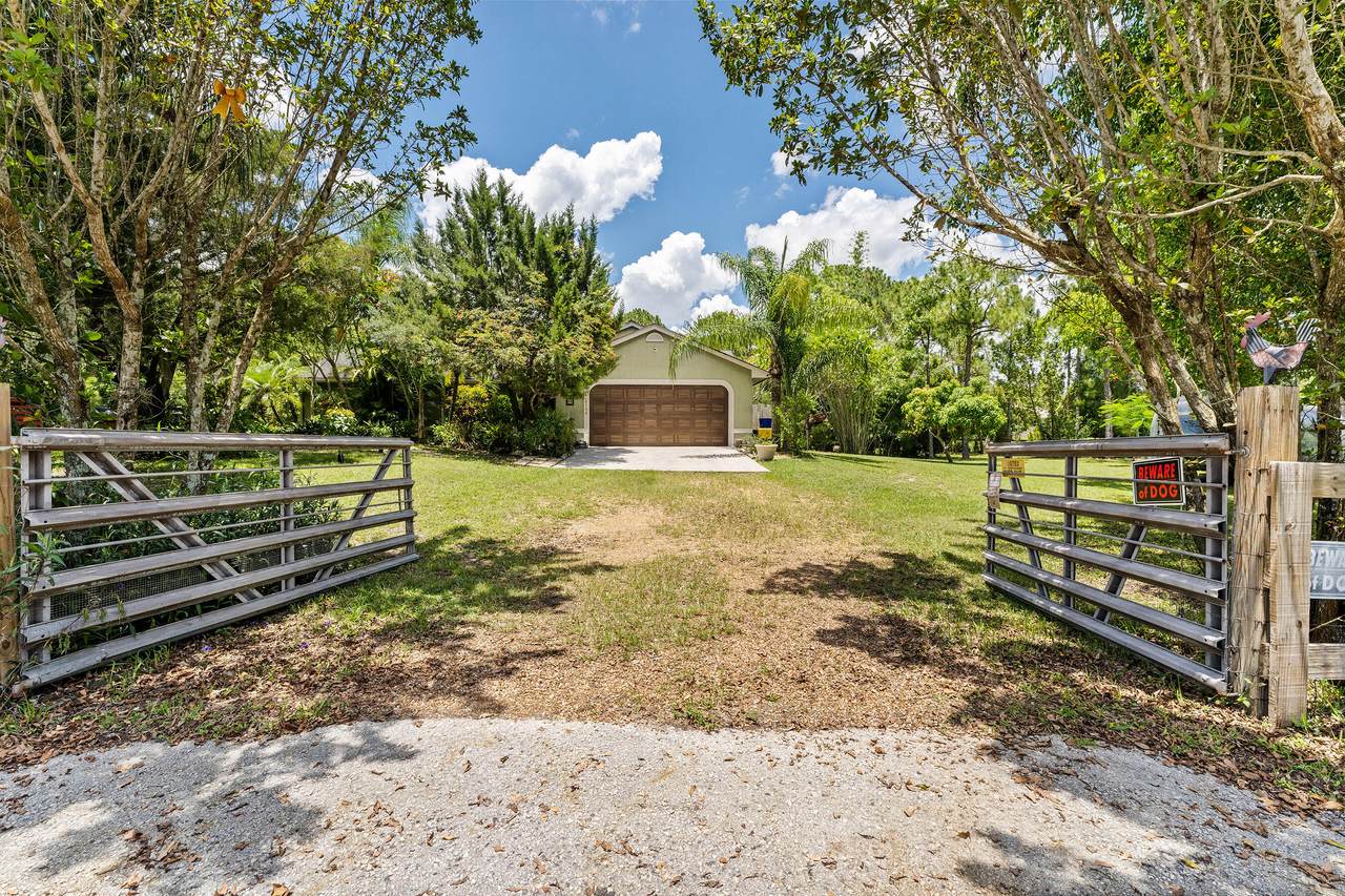 12135 Temple Boulevard - Photo 1