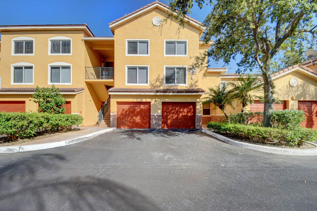 400 Scotia Drive - Photo 1