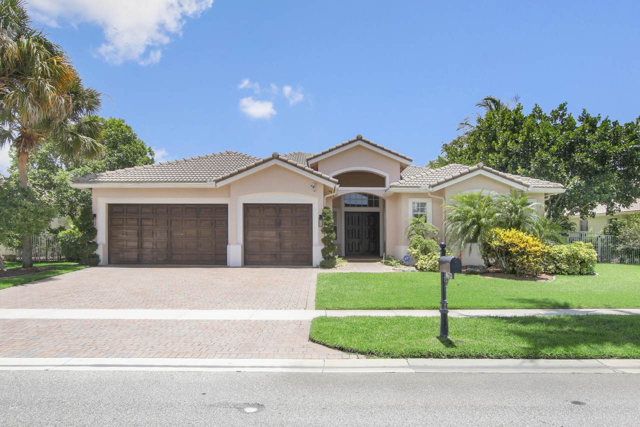 4672 Sugar Beach Way - Photo 1