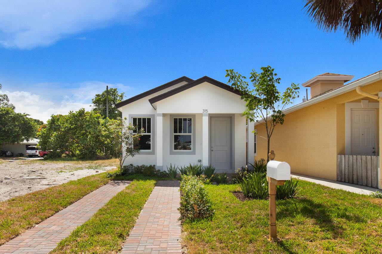 315 E Street - Photo 1