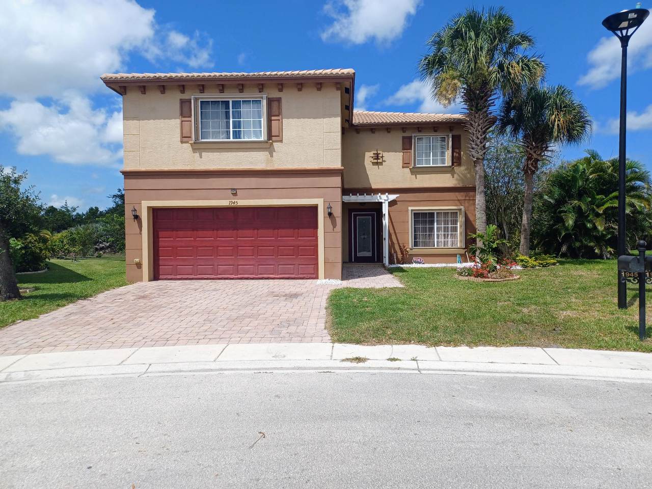 1945 Providence Place - Photo 1