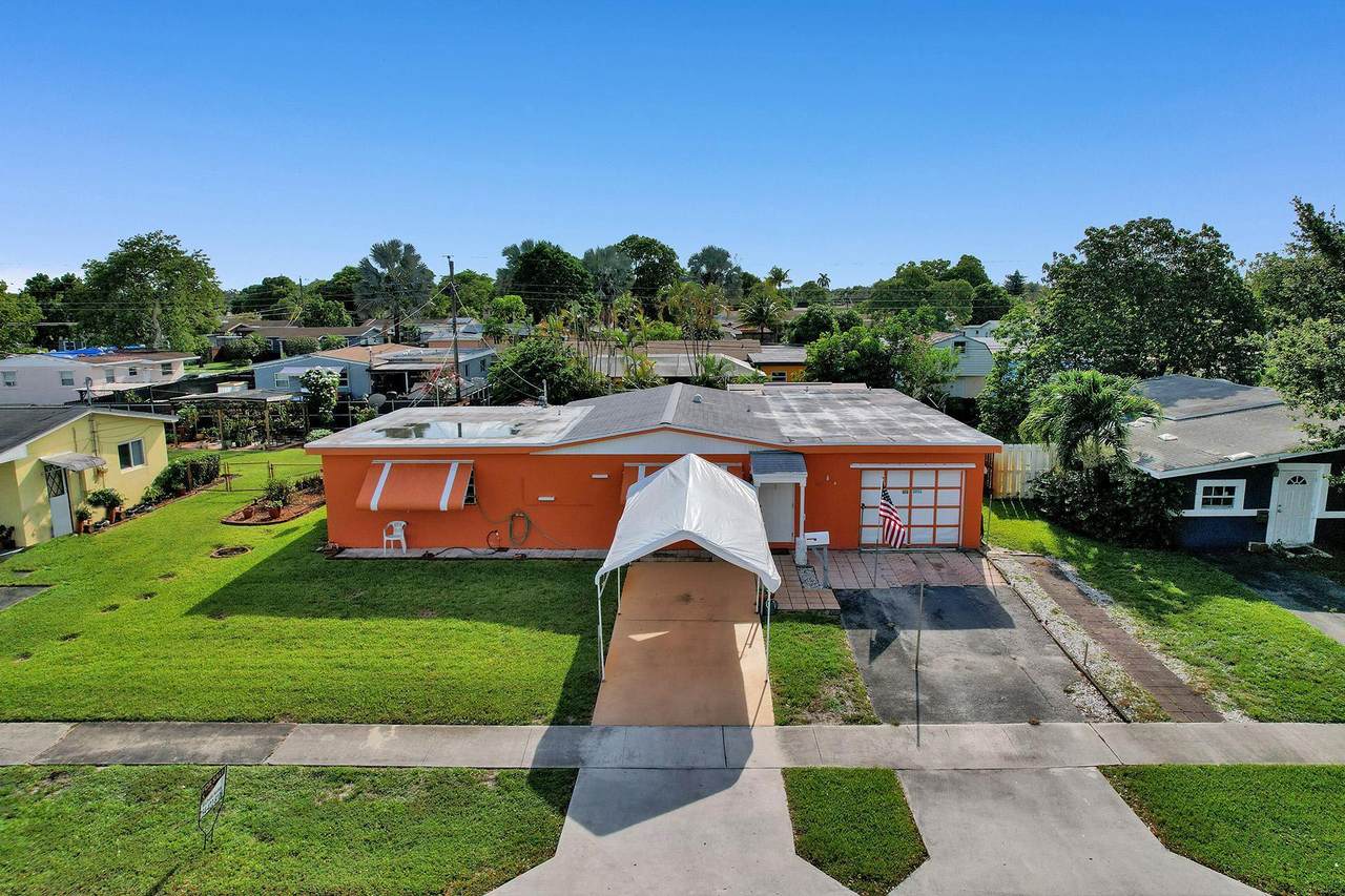 310 70th Terrace - Photo 1