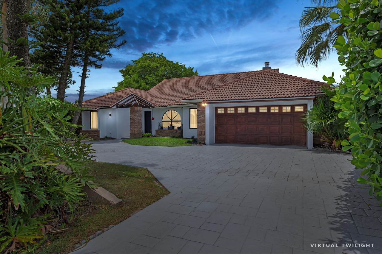 22734 Pinewood Court - Photo 1