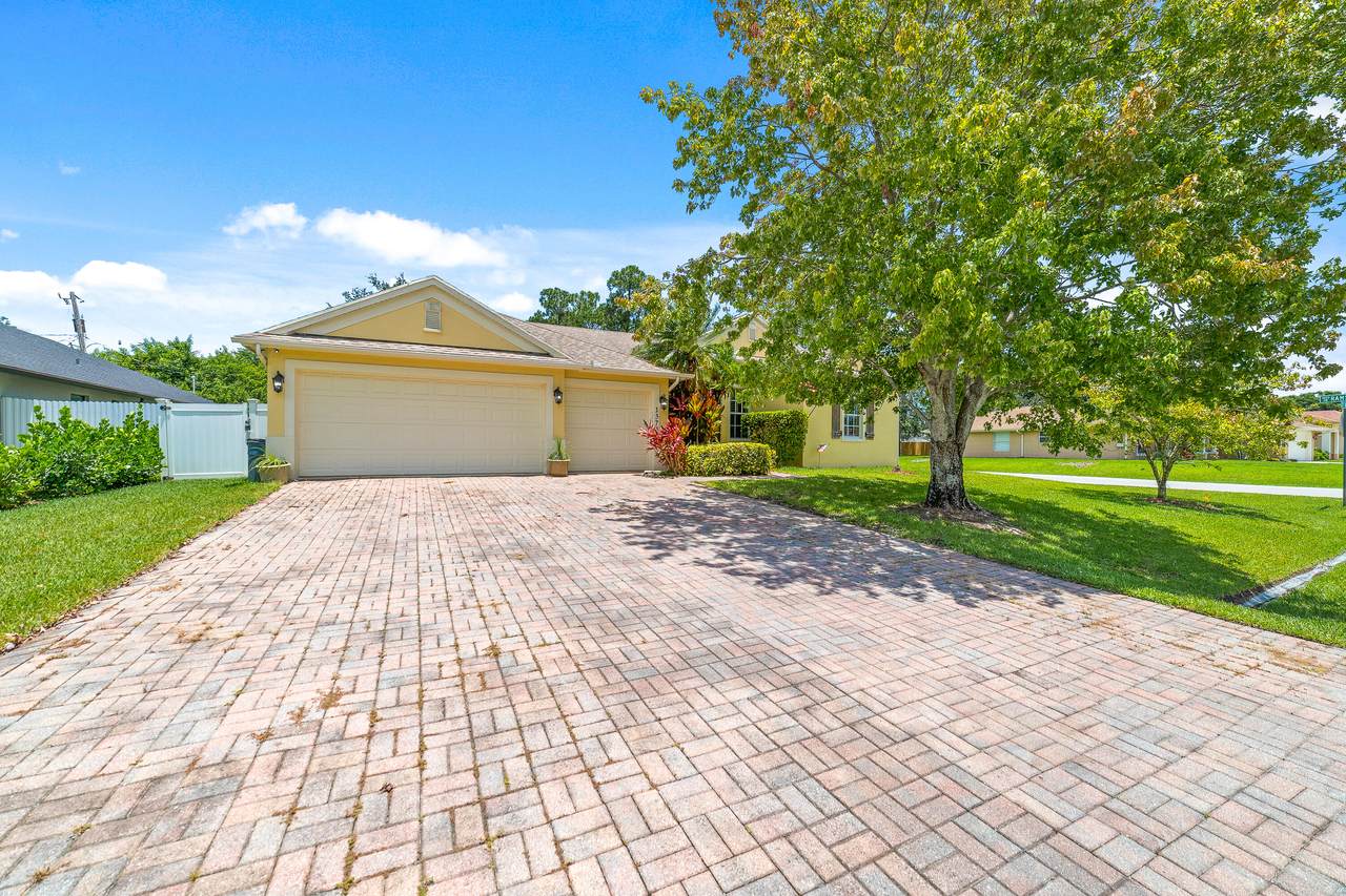 1373 Bartell Avenue - Photo 1