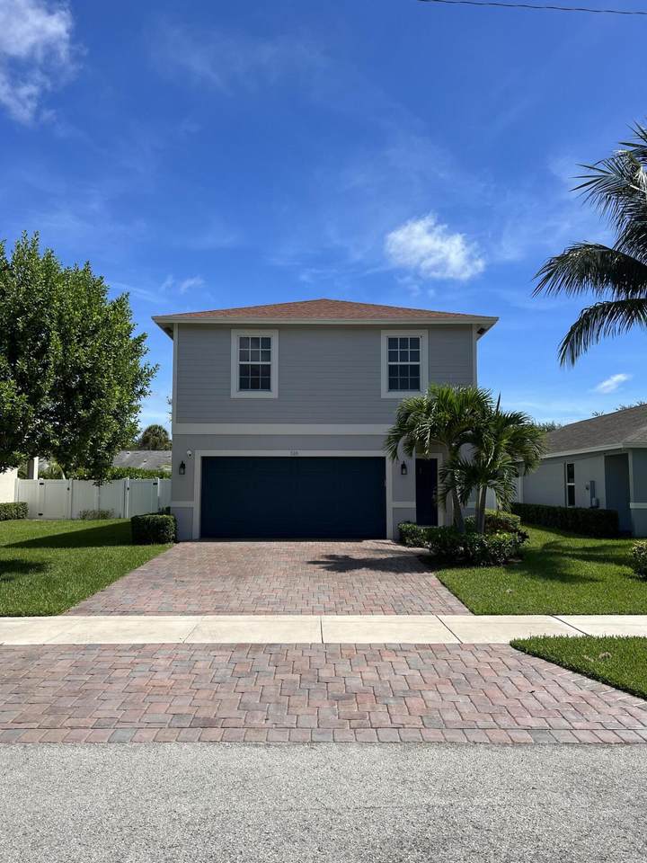518 Lucky Lane - Photo 1