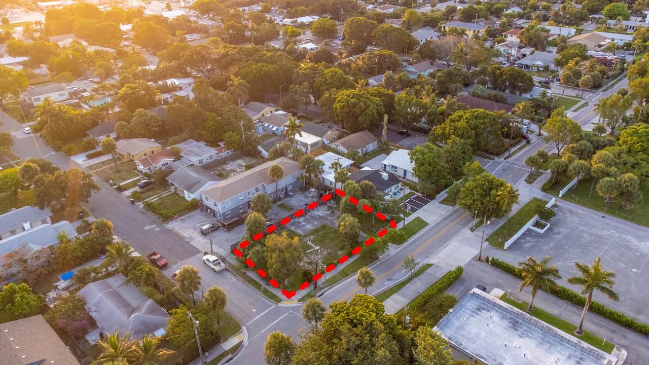 401 47 Street - Photo 1