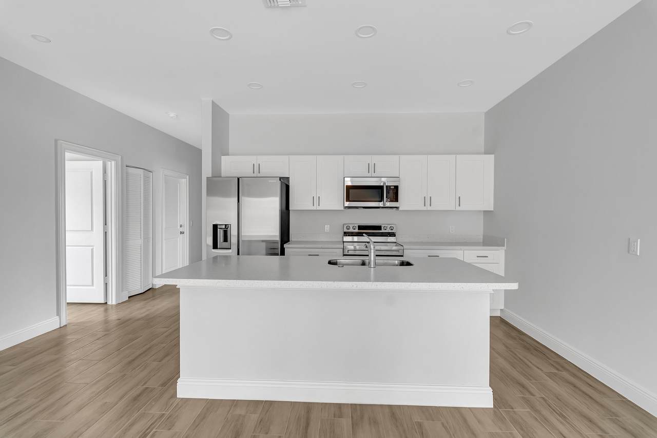 1506 21st Avenue - Photo 1